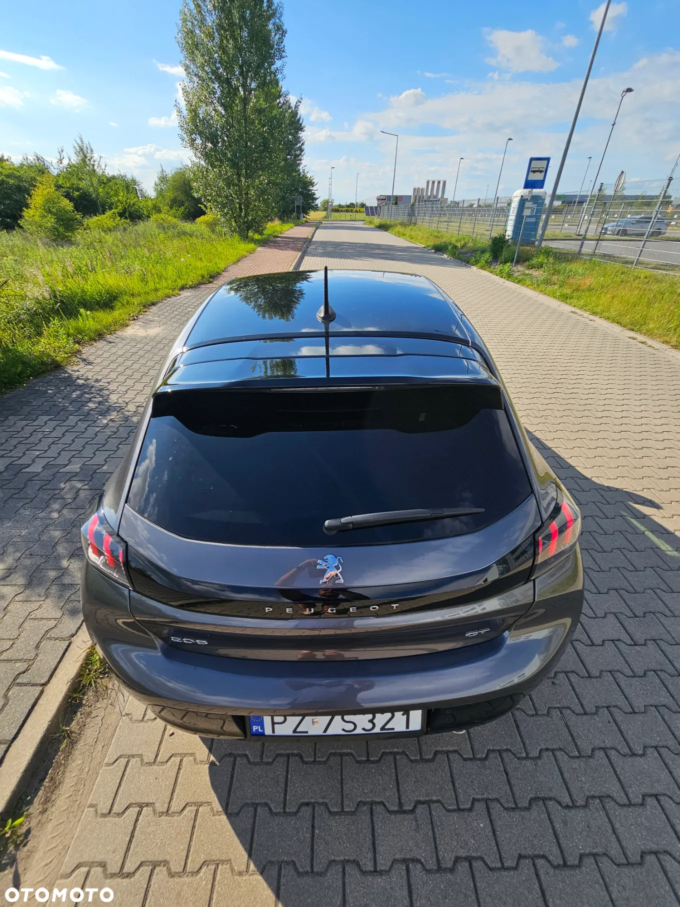 Peugeot 208 PureTech 100 EAT8 GT - 8