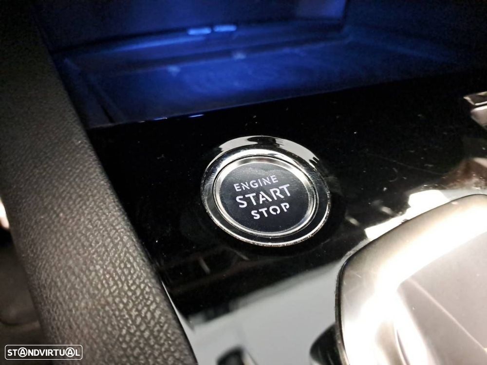 Peugeot 3008 1.6 Hybrid4 GT Pack e-EAT8 - 23