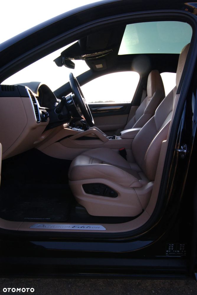 Porsche Cayenne Platinum Edition - 24
