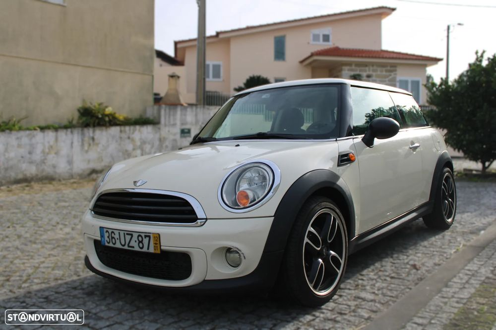 MINI 3 Portas One D - 1