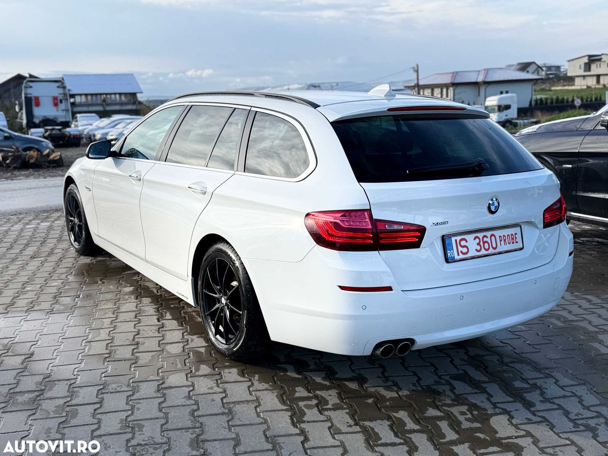 BMW Seria 5 520d Touring Luxury Line - 3