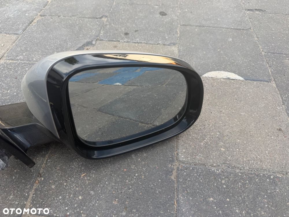 LUSTERKO PRAWE VOLVO V40 II RDESIGN - 7