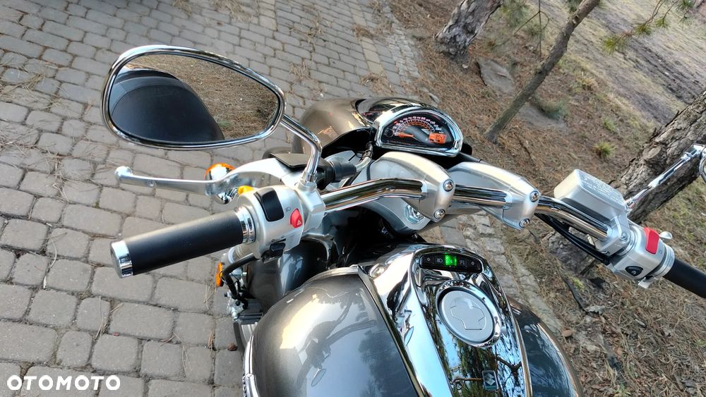 Suzuki Boulevard - 17