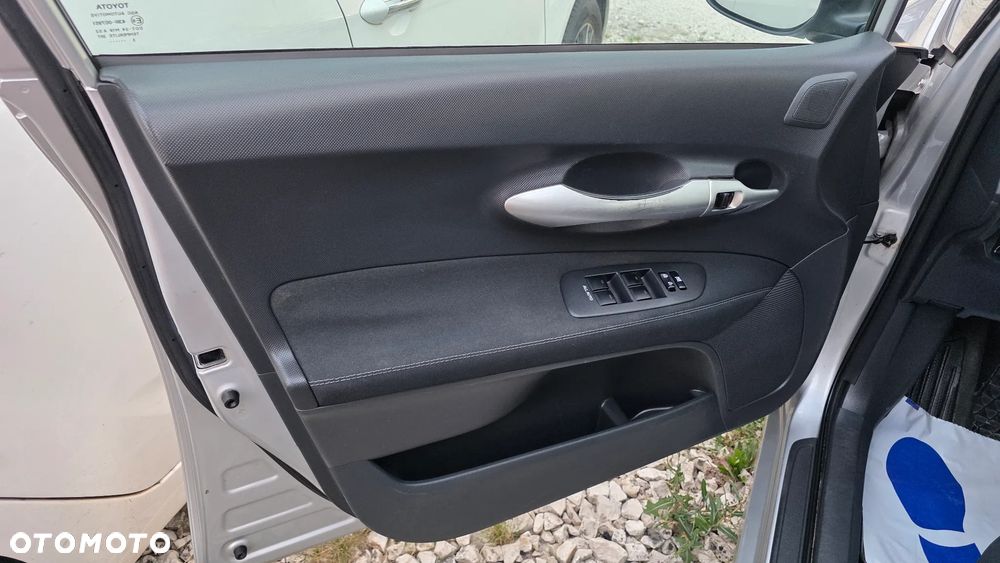 Toyota Auris 1.33 Dual-VVT-i Life Plus - 13