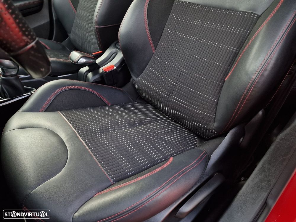 Peugeot 2008 1.2 PureTech GT Line - 11