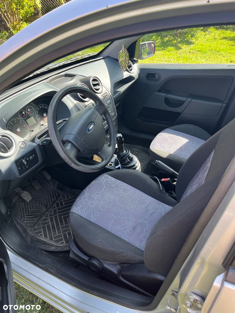 Ford Fiesta 1.3 Silver Magic - 9