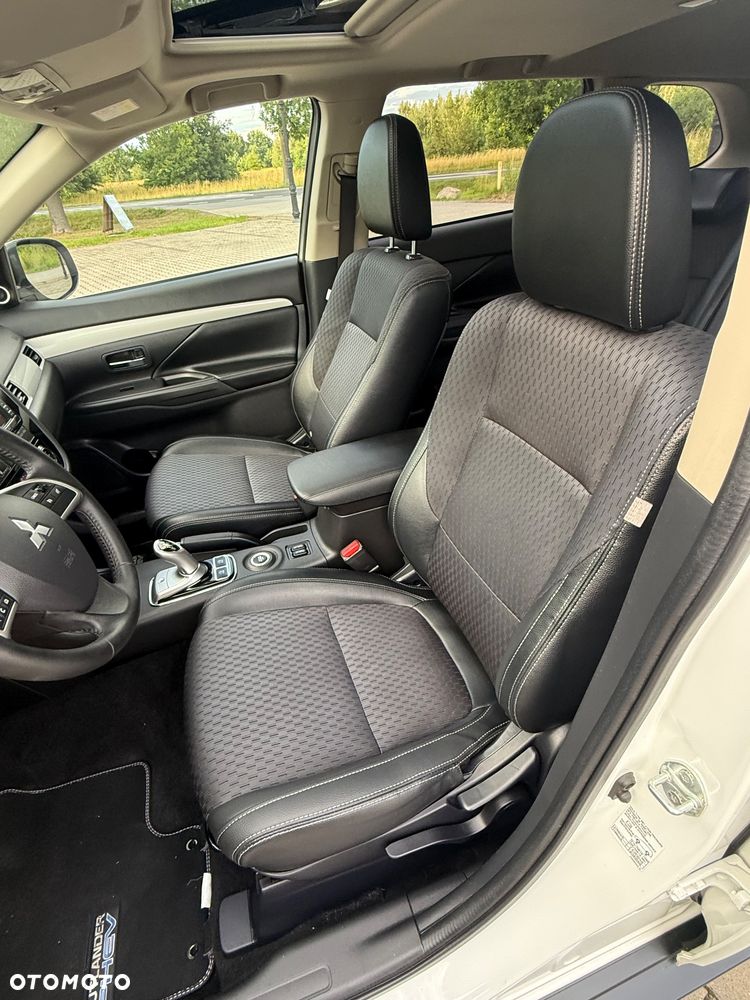 Mitsubishi Outlander 2.0 4WD Top - 16