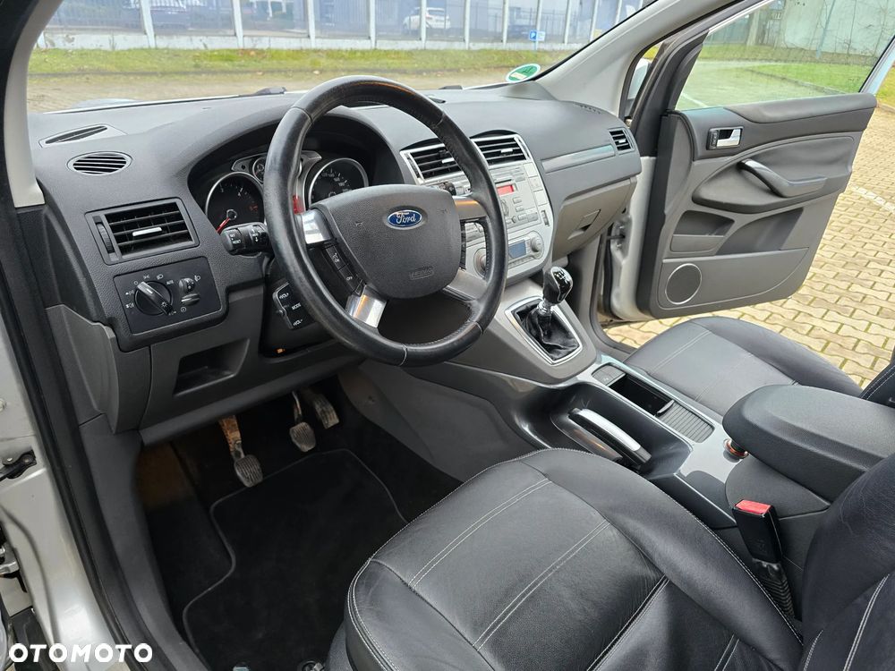 Ford Kuga 2.0 TDCi 2x4 Titanium - 3