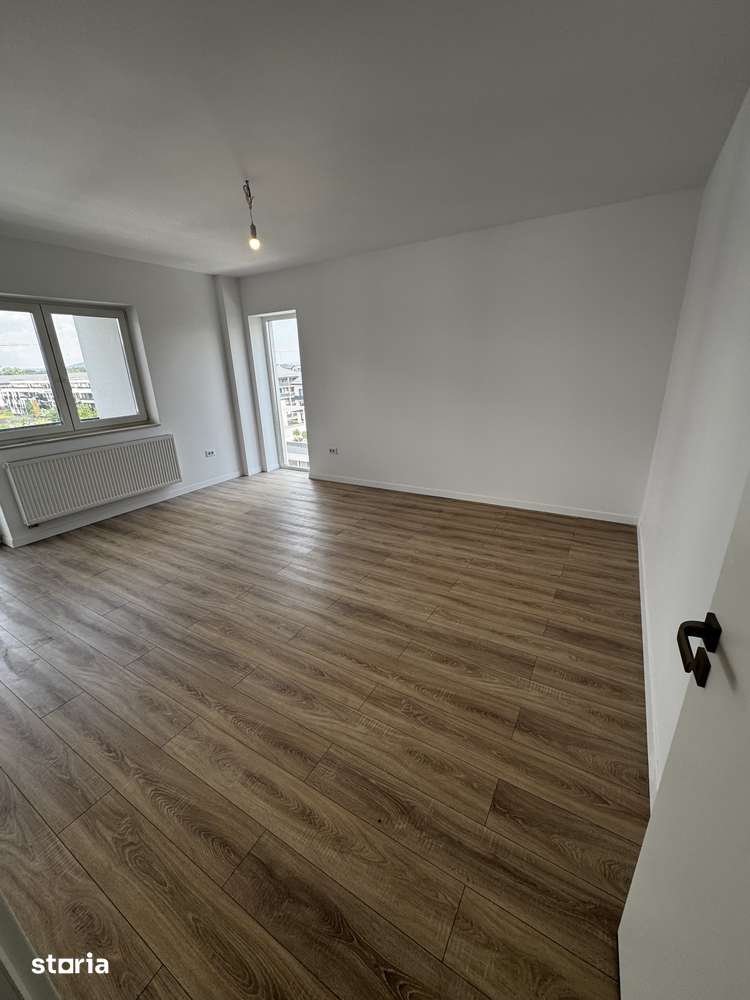 Apartament Nou 3 camere Decomandat/ Zona Coresi — fotografia 1