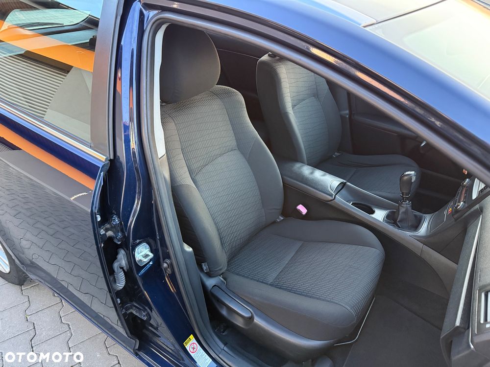 Toyota Avensis - 22