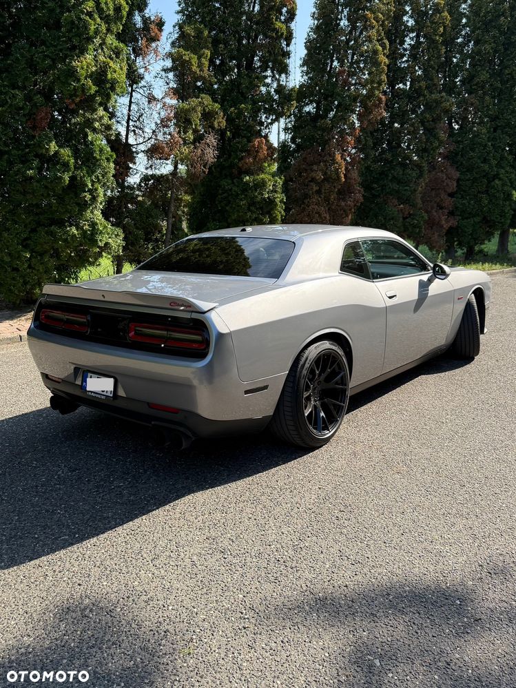 Dodge Challenger - 3