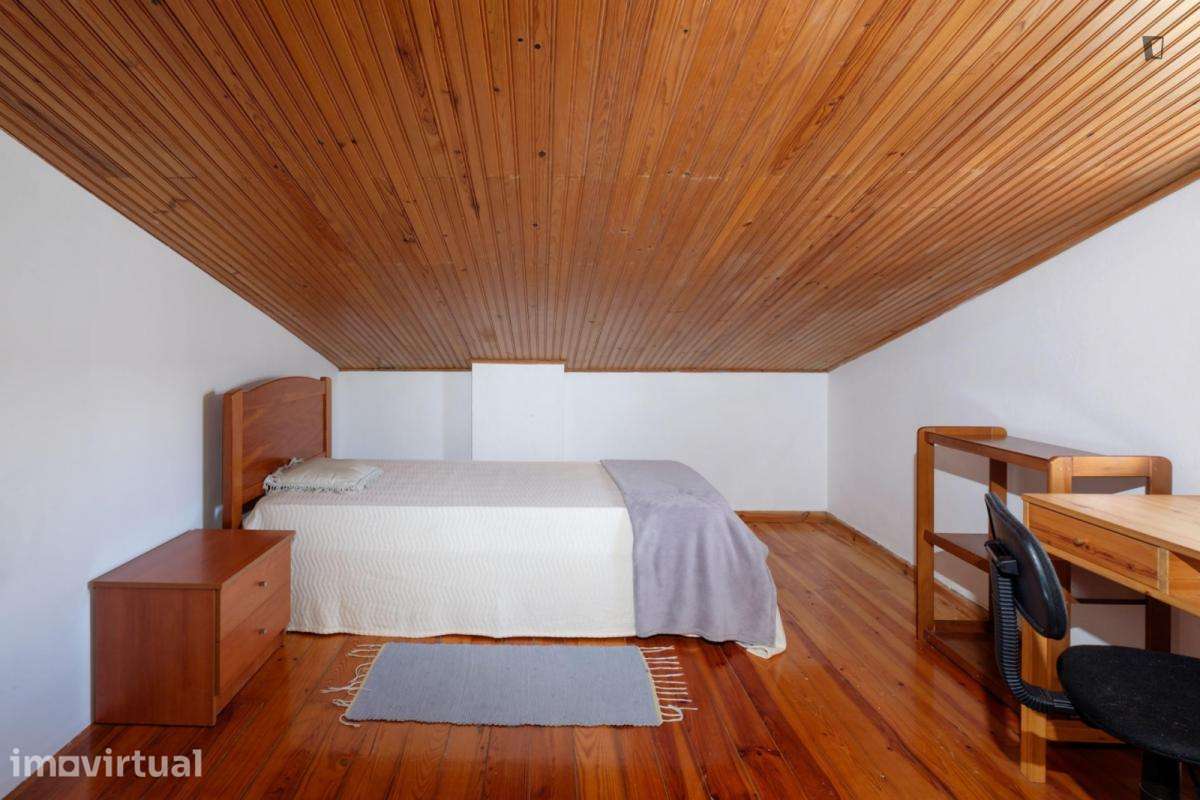 Quarto - localizado em Conchada Coimbra - Grande imagem: 3/12