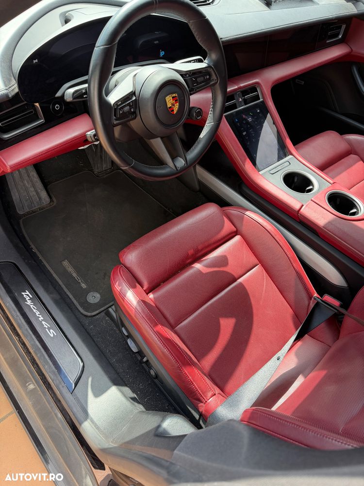 Porsche Taycan 4S - 22
