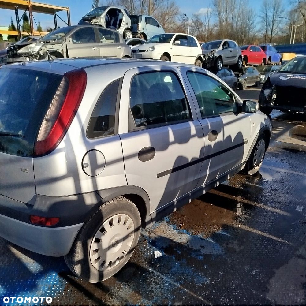 Opel Corsa C na części . - 7