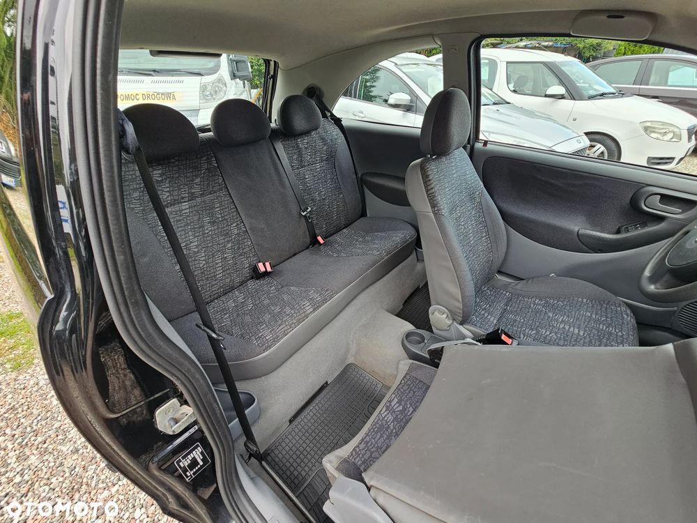 Opel Corsa 1.2 16V Comfort - 6