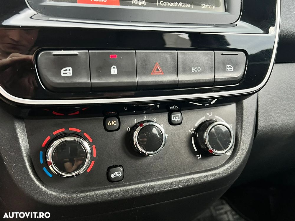 Dacia Spring Expression - 13