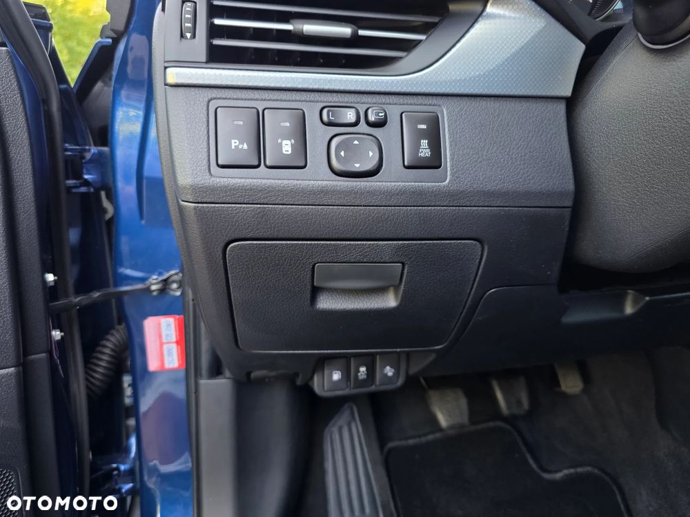 Toyota Avensis - 14