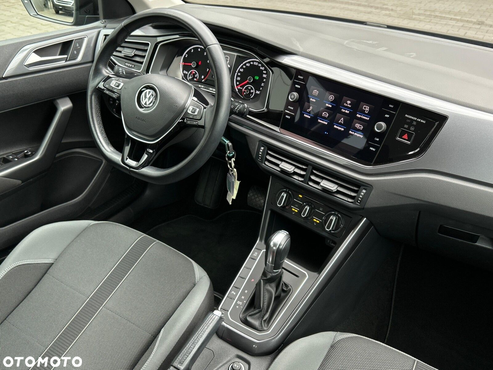 Volkswagen Polo 1.0 TSI Highline DSG - 17