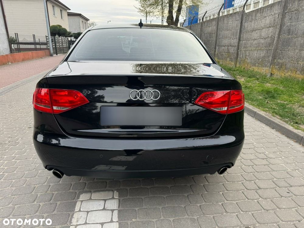 Audi A4 Limousine - 6