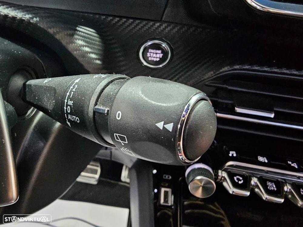 Peugeot 2008 1.2 PureTech GT EAT8 - 19
