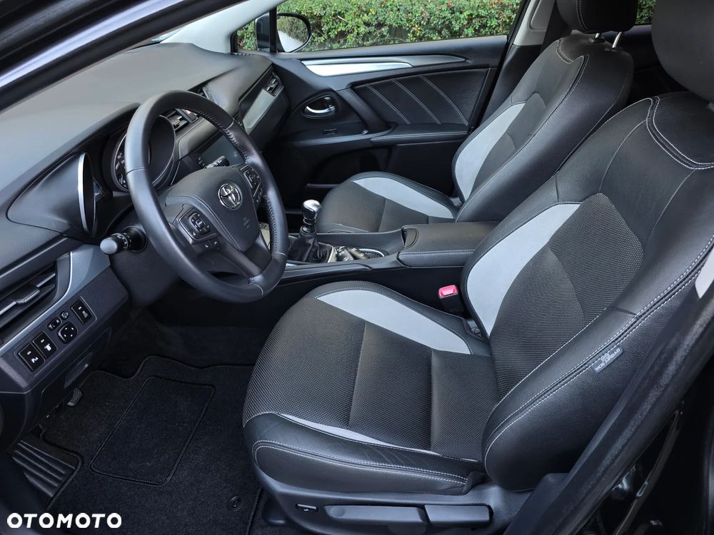 Toyota Avensis 1.8 Prestige - 19