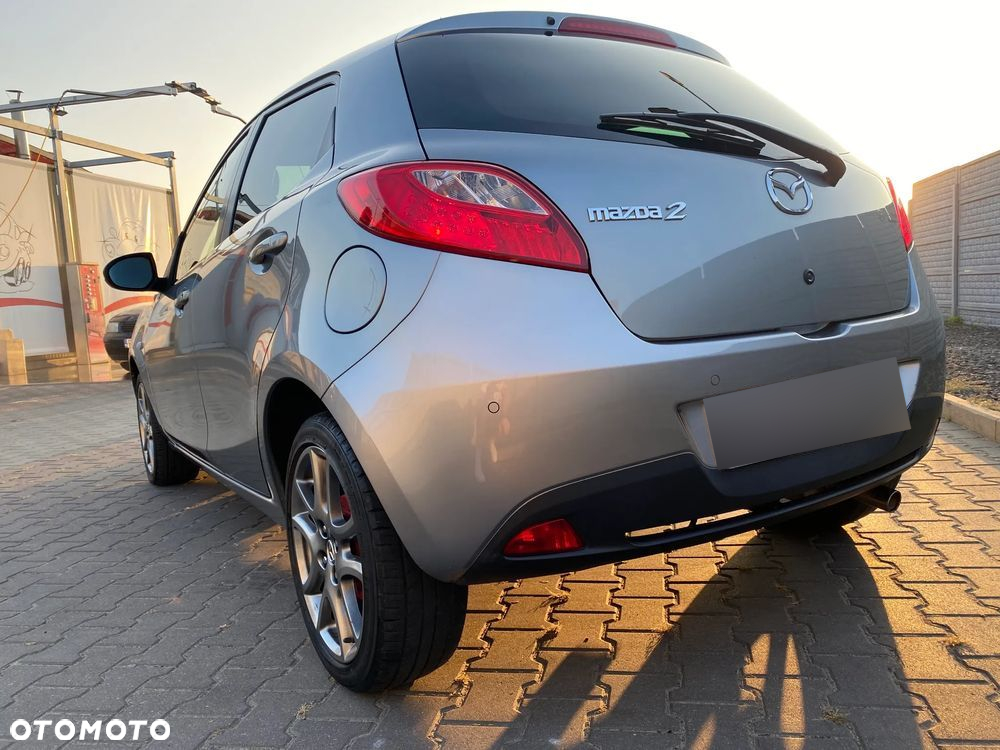 Mazda 2 1.3 Exclusive + - 16