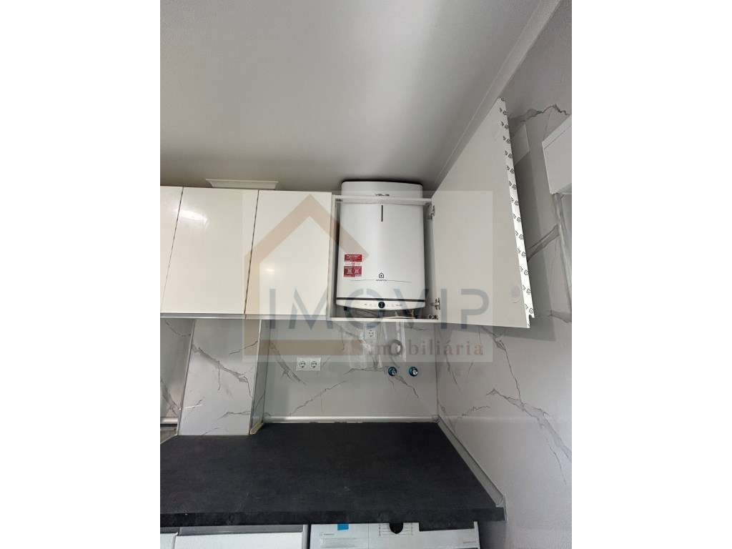 Apartamento T3 Laranjeiro 2º andar - Grande imagem: 4/17