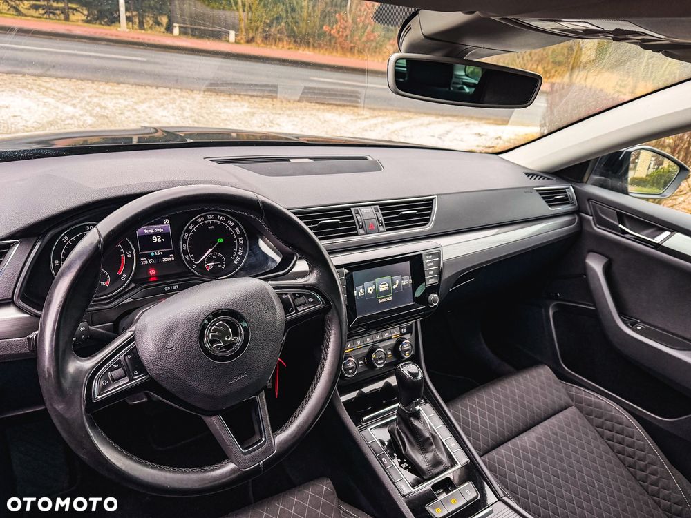 Skoda Superb 2.0 TDI DSG Ambition - 29