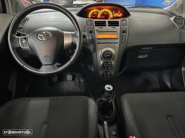 Toyota Yaris 1.0 VVT-i Comfort+P.Style - 12