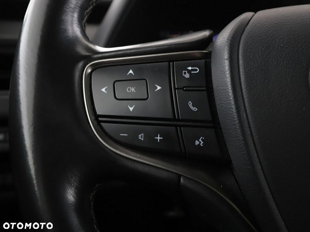 Lexus UX 250h Executive Line - 30