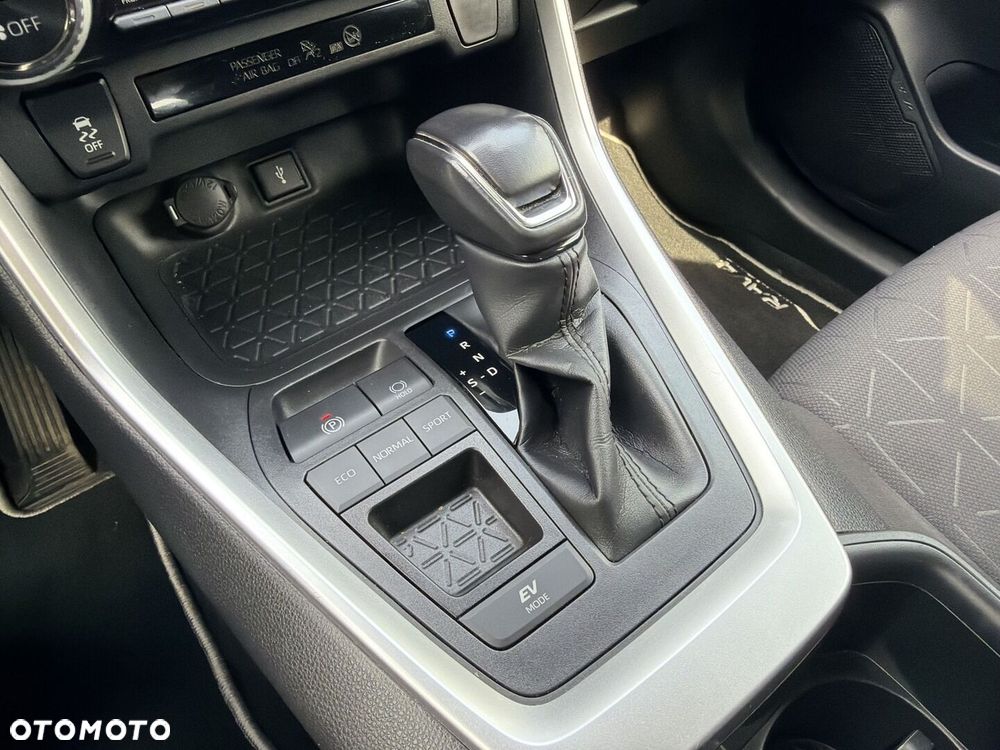 Toyota RAV4 - 24