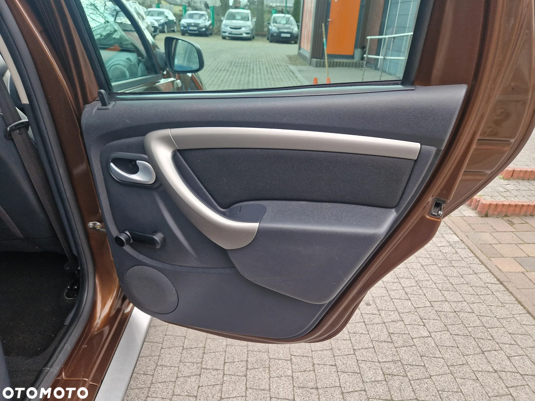 Dacia Duster 1.6 16V 4x2 Prestige - 28