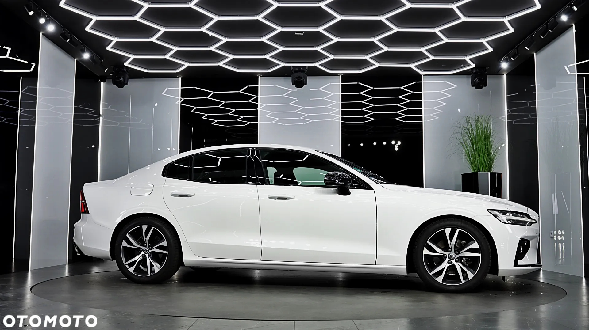 Volvo S60 T4 R-Design - 12
