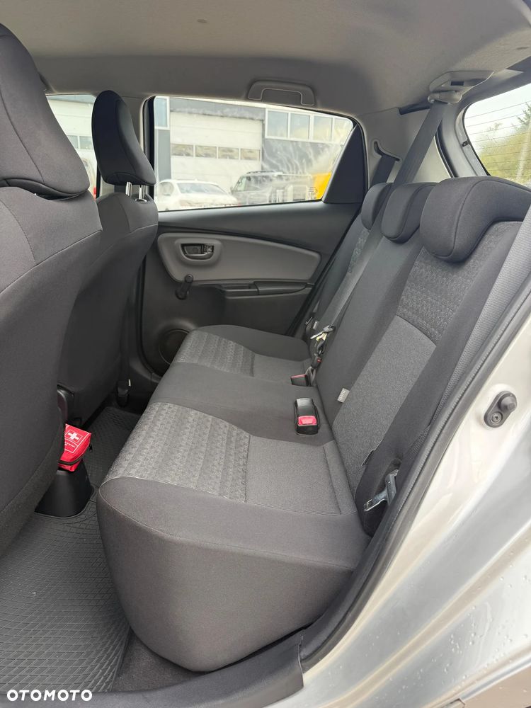 Toyota Yaris 1.0 Premium - 14