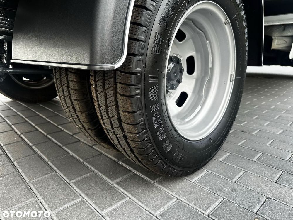 Iveco DAILY 35C17 SKRZYNIA PODWÓJNA KABINA DOKA 7 MIEJSC TEMPOMAT BLIŹNIACZE KOŁA KLIMATYZACJA  170KM - 19