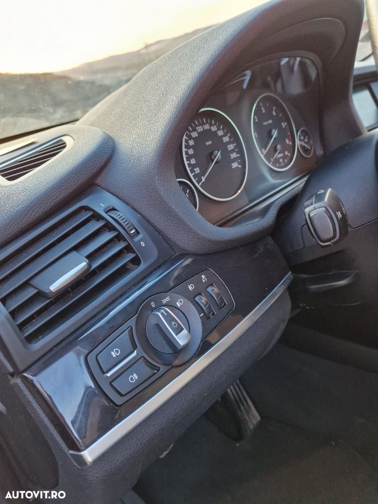 BMW X3 sDrive18d - 12