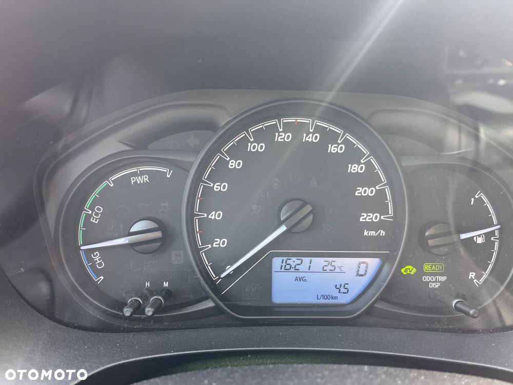 Toyota Yaris Hybrid 100 Active EU6 - 13