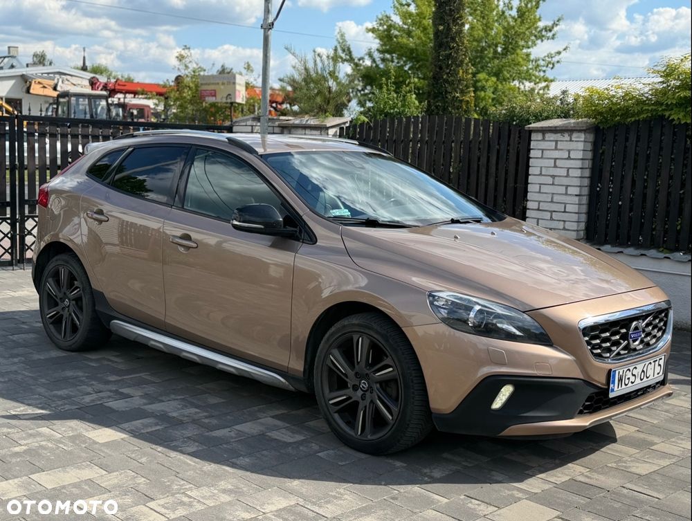 Volvo V40 D4 Drive-E R-Design Summum - 1