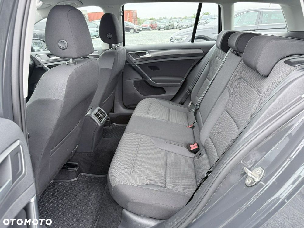 Volkswagen Golf Variant - 14