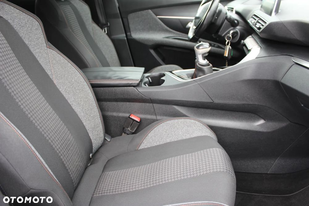 Peugeot 3008 1.5 BlueHDi Allure S&S - 9