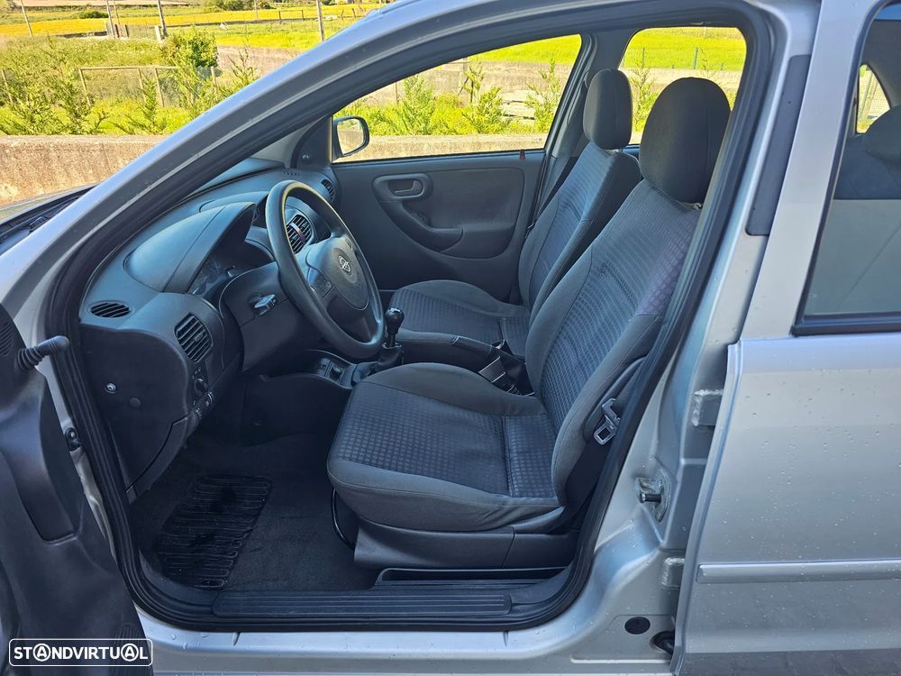 Opel Corsa 1.7 DTi 16V Confort - 10