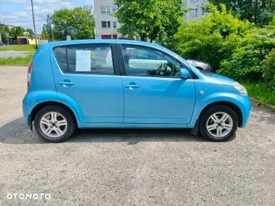 Daihatsu Sirion 1.3 - 10