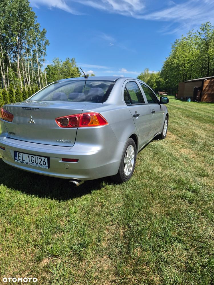 Mitsubishi Lancer 1.5 - 9