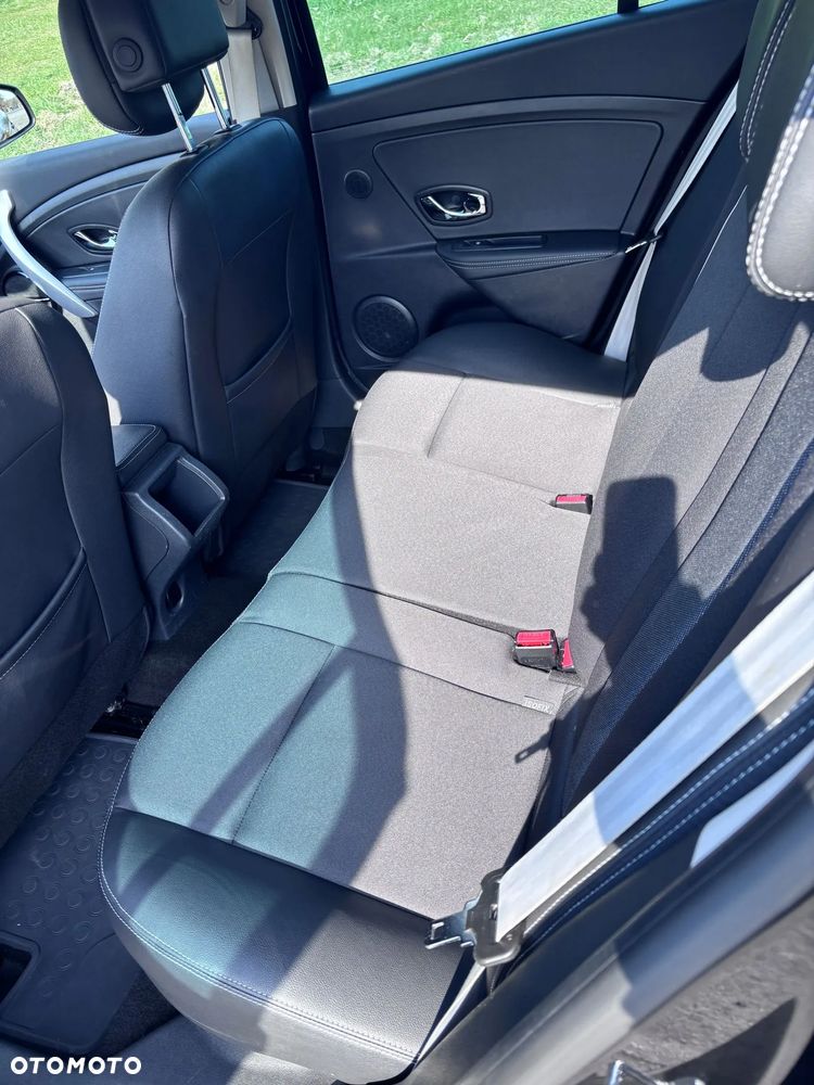 Renault Megane ENERGY TCe 115 Start & Stop Bose Edition - 6