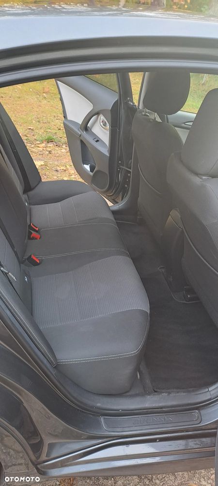 Toyota Avensis 2.0 D-4D Premium - 16