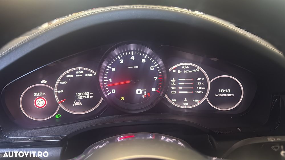 Porsche Cayenne - 9