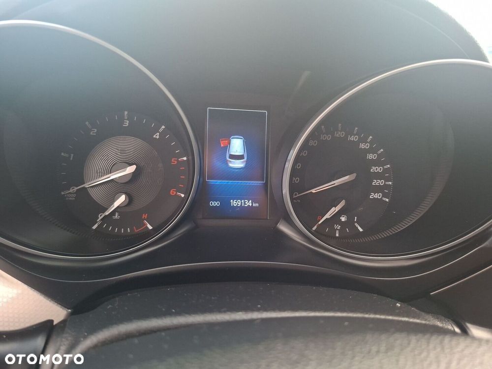 Toyota Avensis 2.0 D-4D Premium - 18
