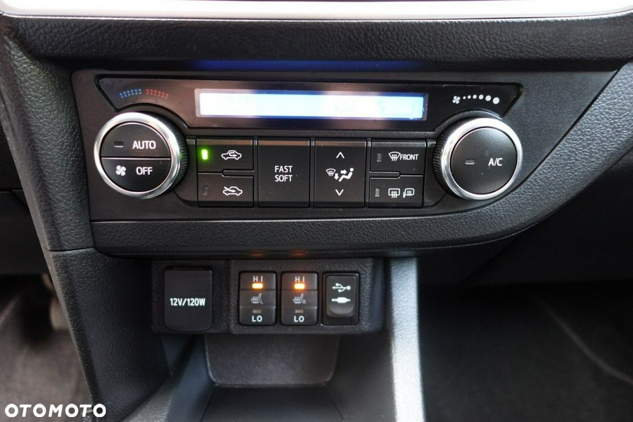 Toyota Auris - 16