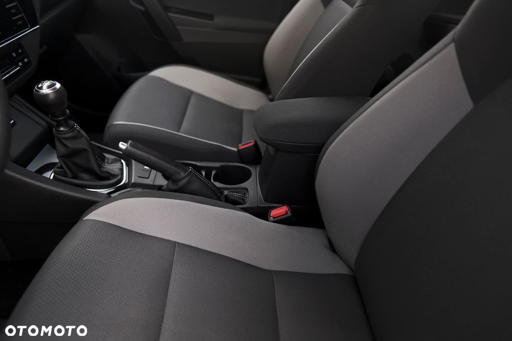 Toyota Auris 1.33 Dual-VVT-i Cool - 22