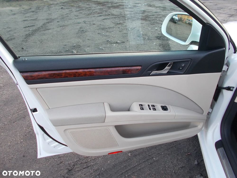 Skoda Superb 2.0 TDI Business DSG - 26